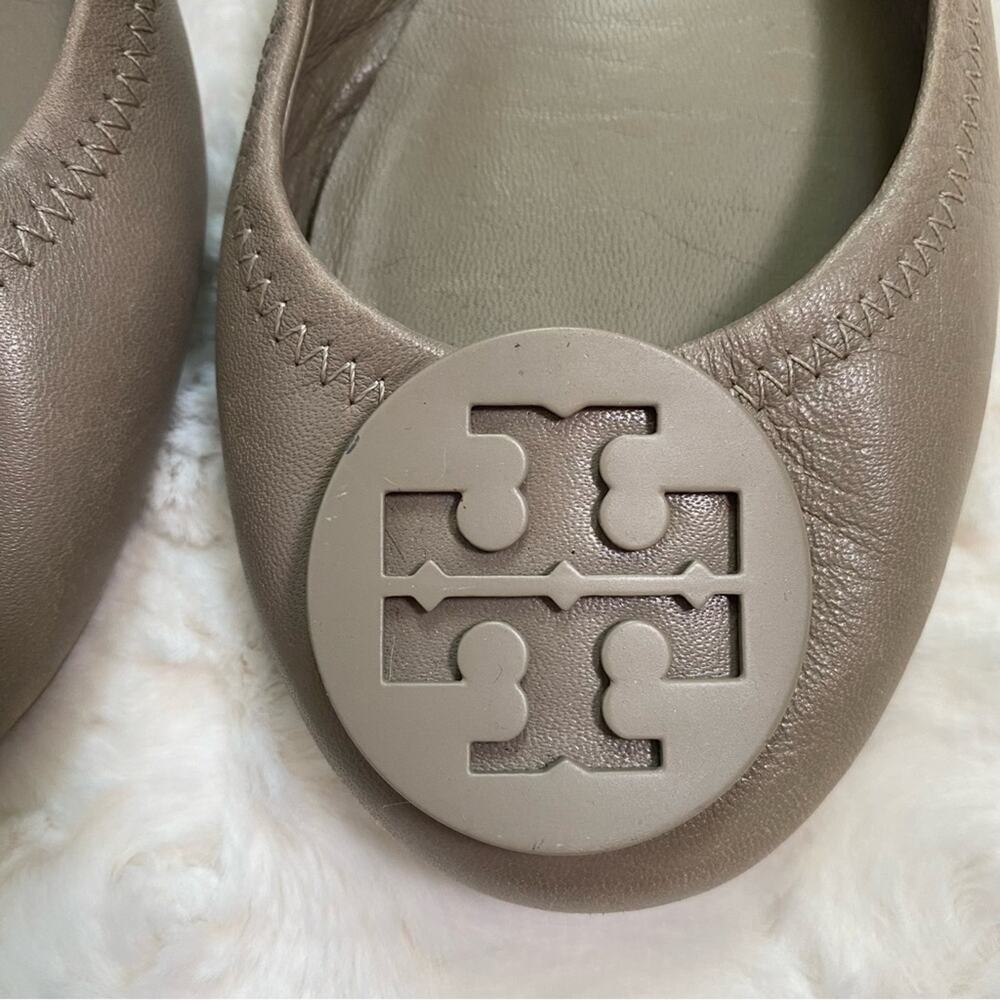 Tory Burch Grey Leather Minnie Scrunch Travel Logo Ballet Flats Size 6 - Picture 3 of 12